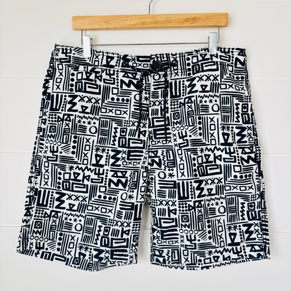 Surfside Supply Men's Black and White 8" Board Shorts Geometric Design Large